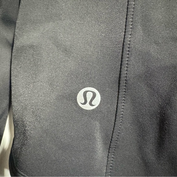 Lululemon Bold Move Zip Up Hooded Jacket Nulu Fabric Size 8 - Picture 4 of 15